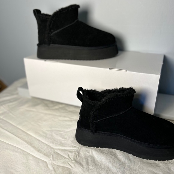 Koolabura by UGG | Mini platform Bootie | Black | Size 7 | New - Picture 2 of 6